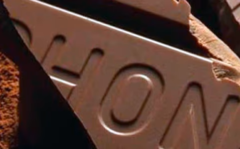 Chocolat Valrhona : pourquoi il change tout dans nos cookies, madeleines et biscuits
